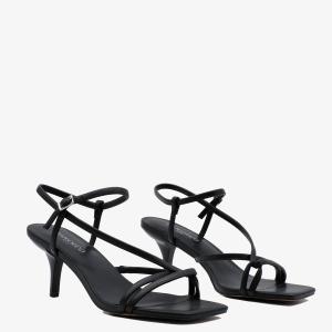 Босоножки 10570