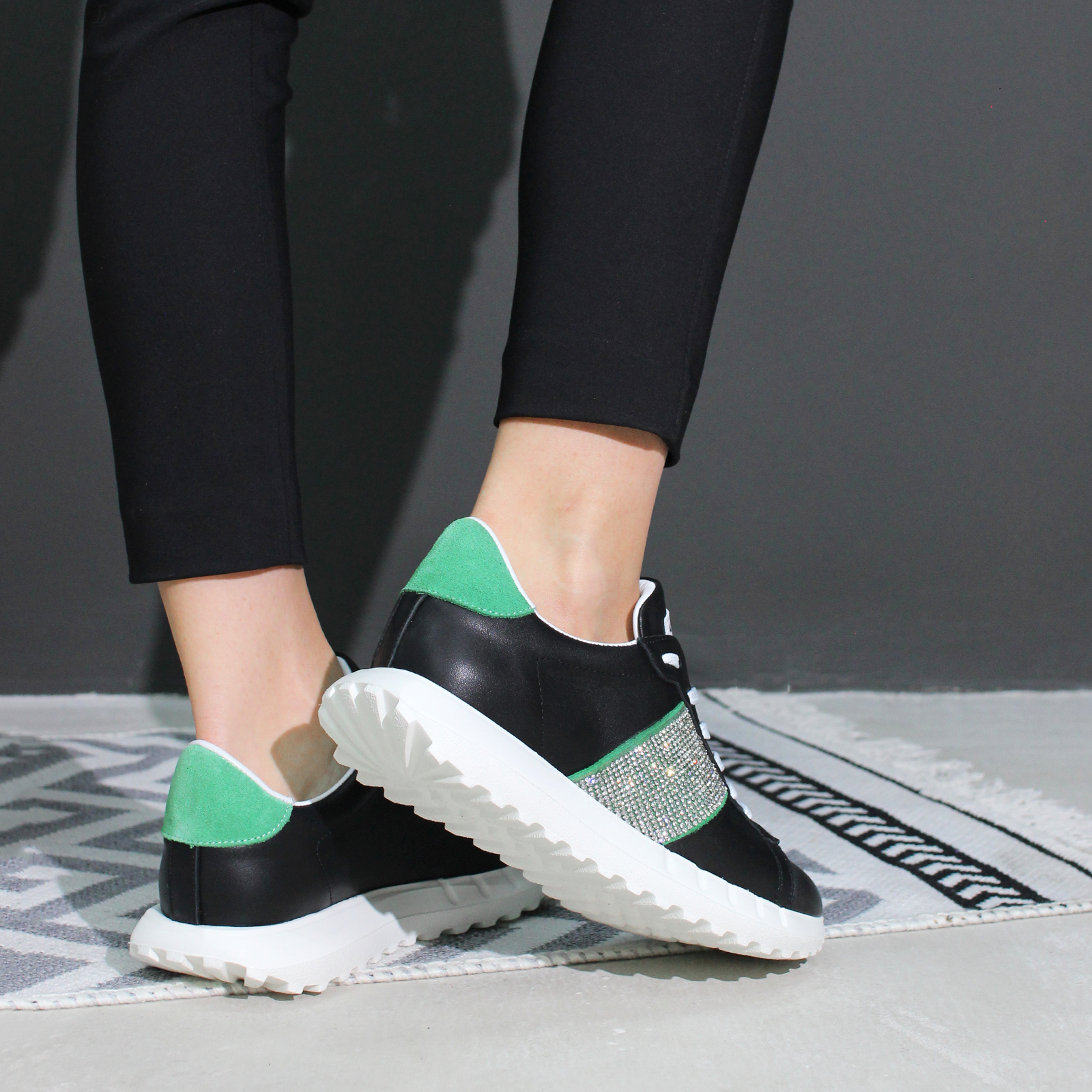 Кроссовки 8204