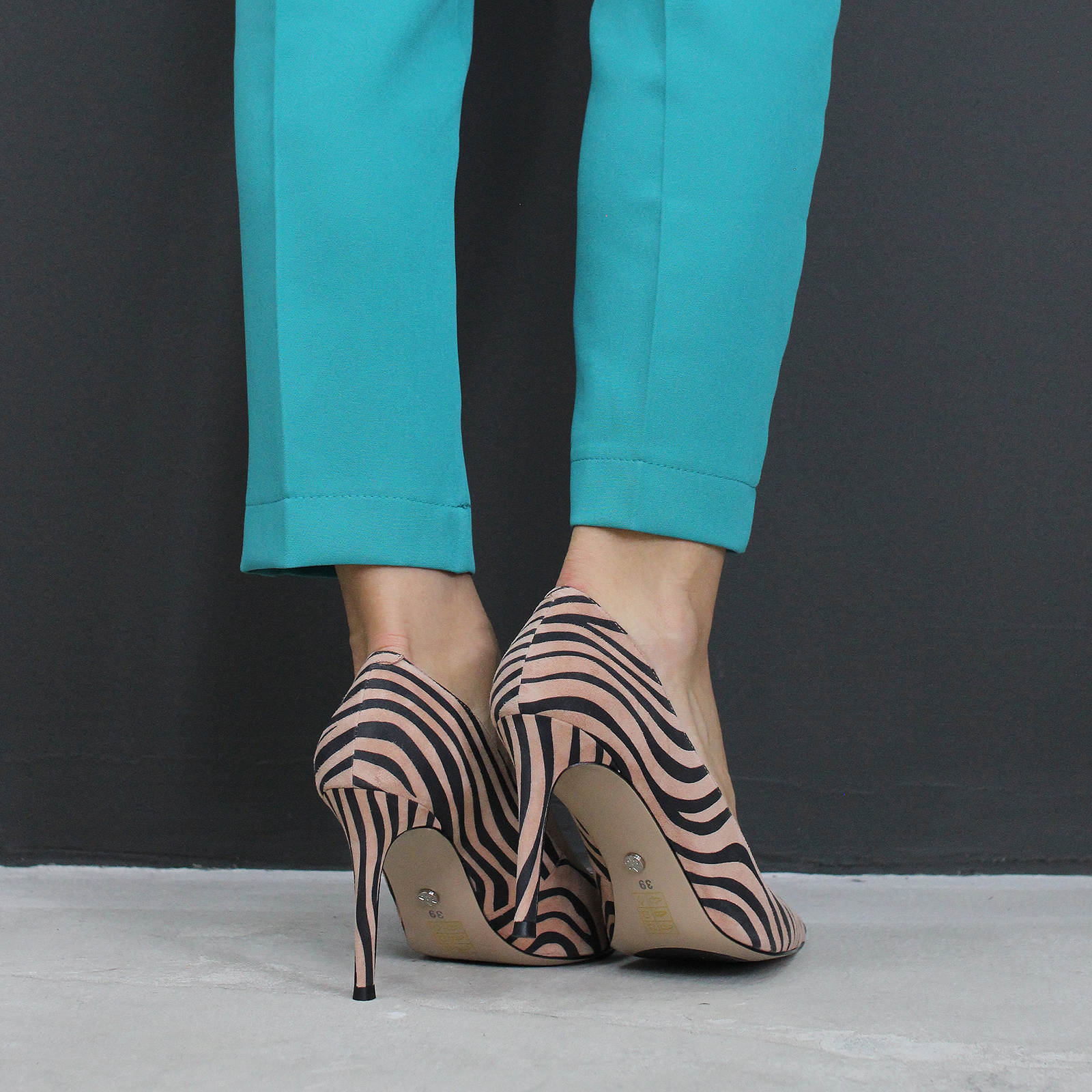 Туфли на шпильке 8239