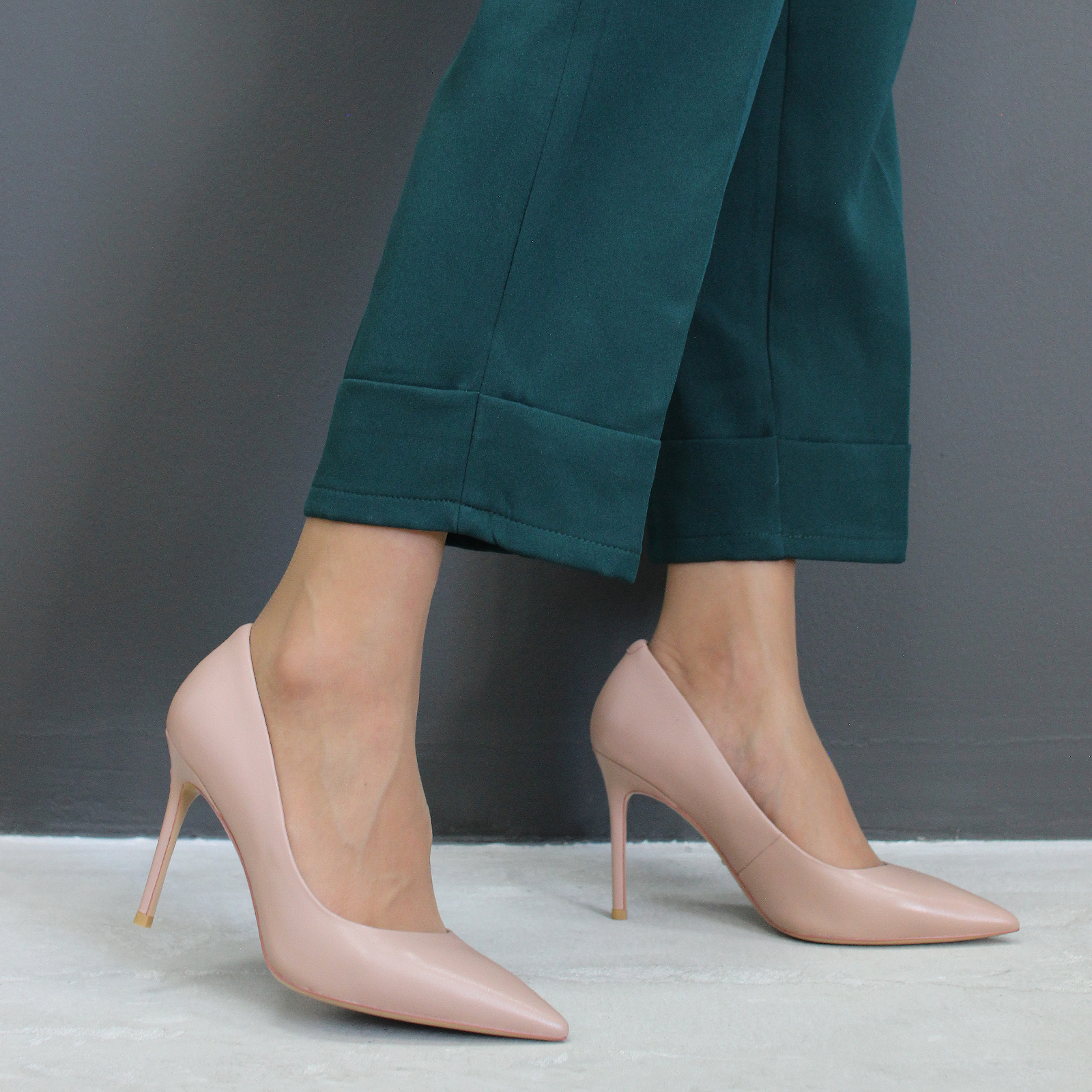 Туфли на шпильке 8323