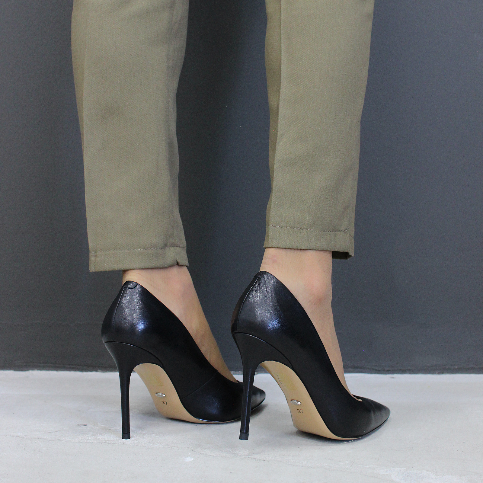 Туфли на шпильке 8324