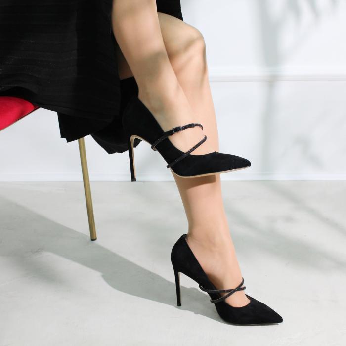 Туфли на шпильке 8334