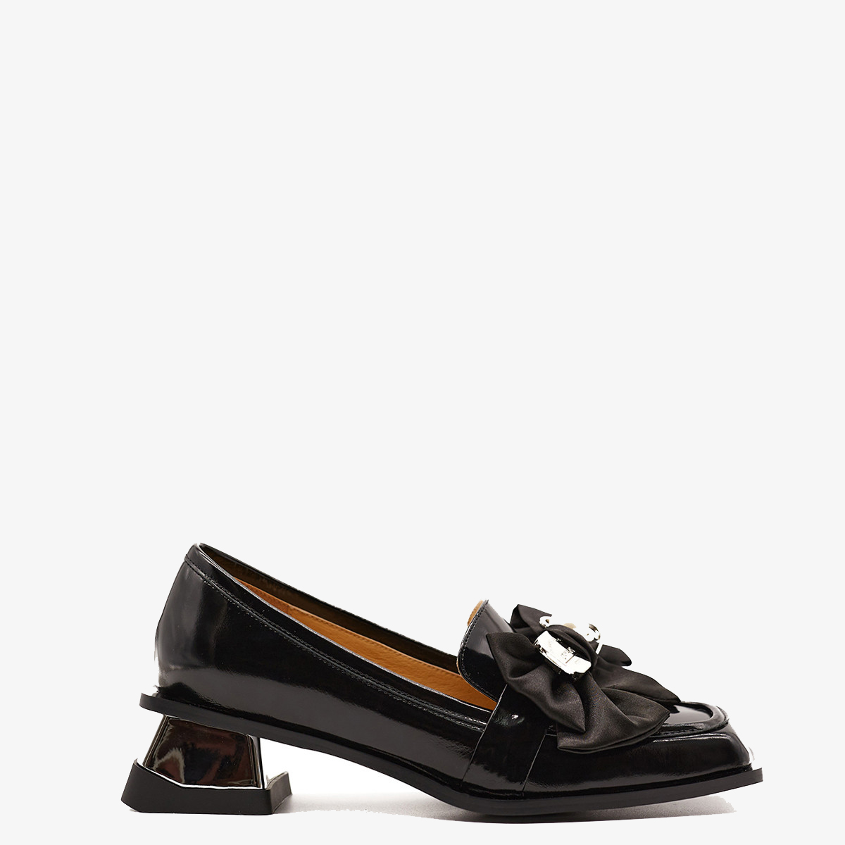 Туфли на каблуке 8858