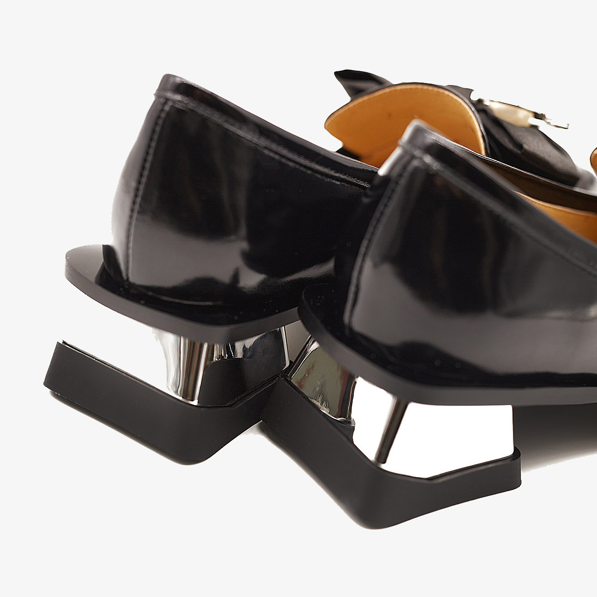 Туфли на каблуке 8858