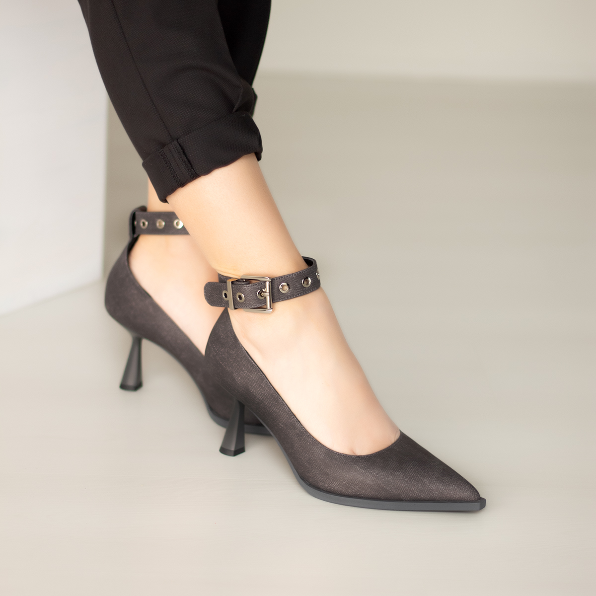 Туфли на шпильке 9117