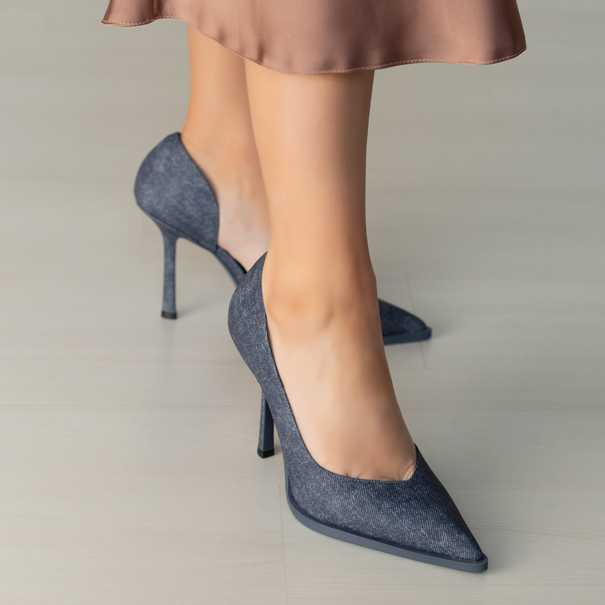 Туфли на шпильке 9220
