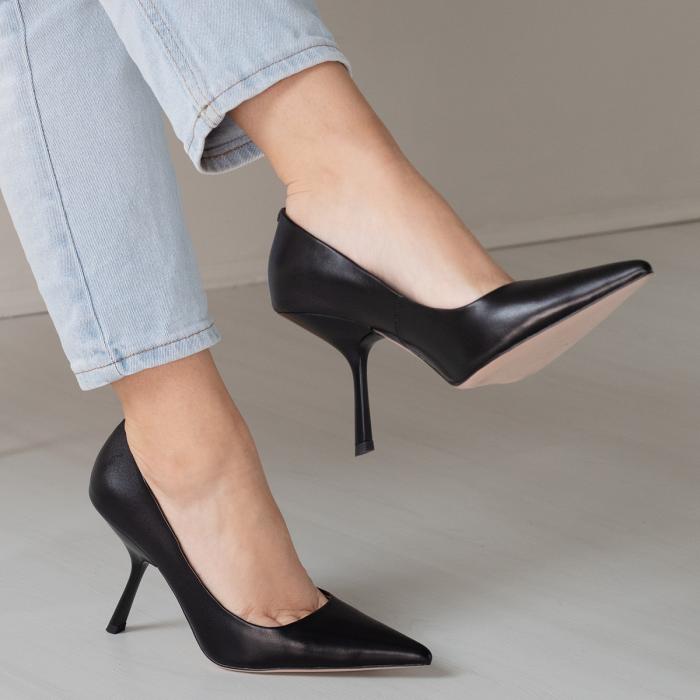 Туфли на шпильке 9305