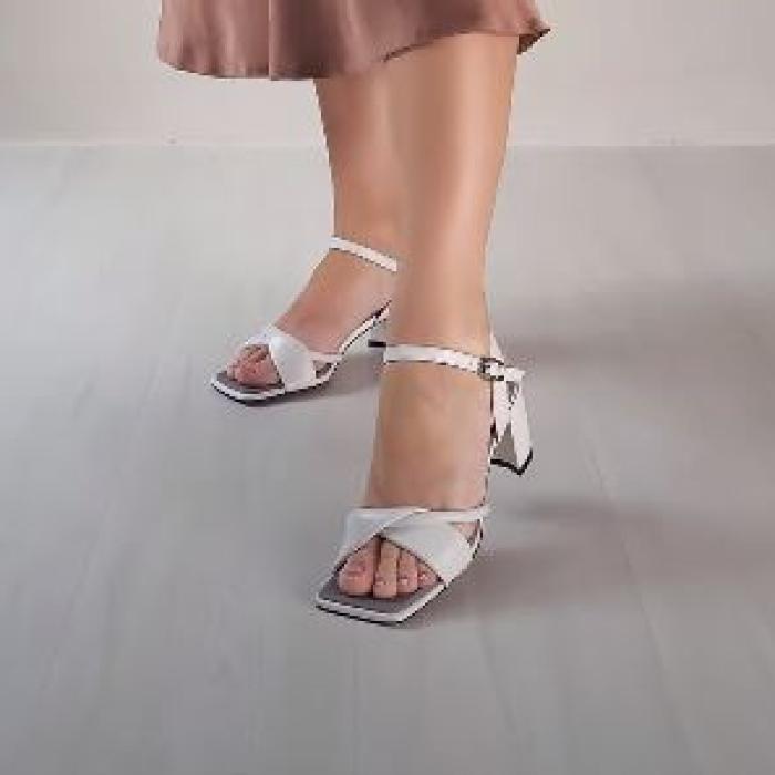 Босоножки 9548